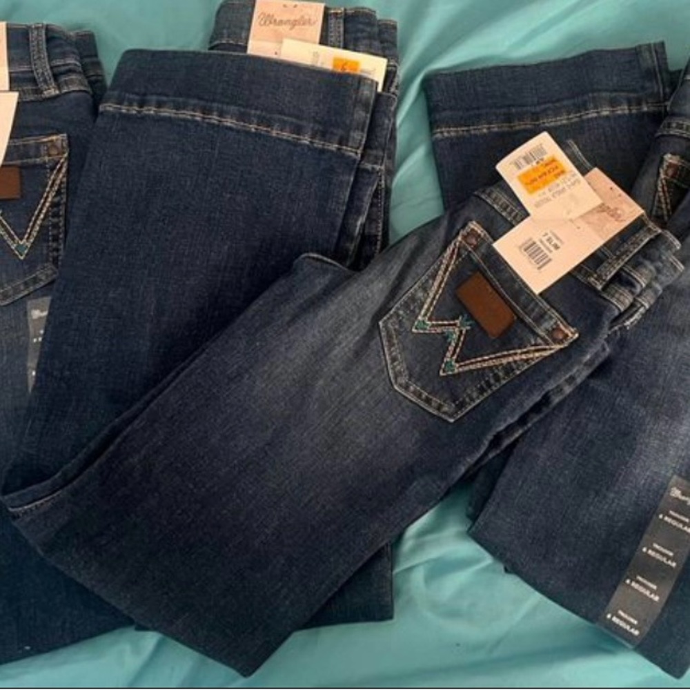 BNWT size 6R girls Wranglers!